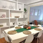 Marukichan, En El Centro De Apartamento Vigo