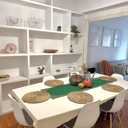 Marukichan, En El Centro De Apartament Vigo