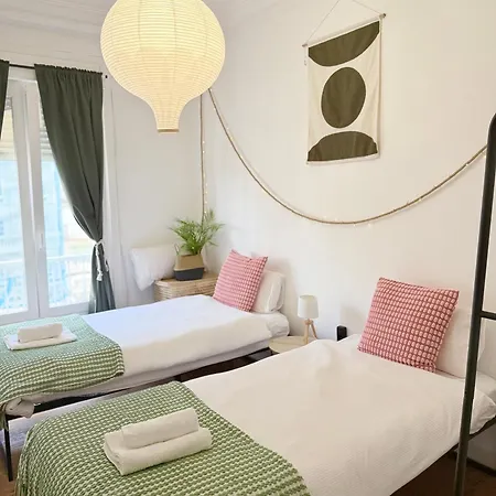 Marukichan, En El Centro De Apartment